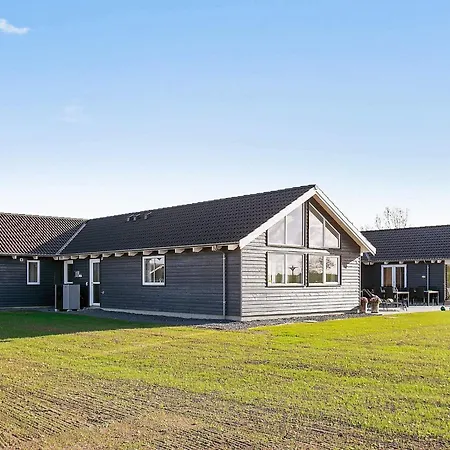 Dom wakacyjny Luxury Retreat With Pool - By Traum Bogense